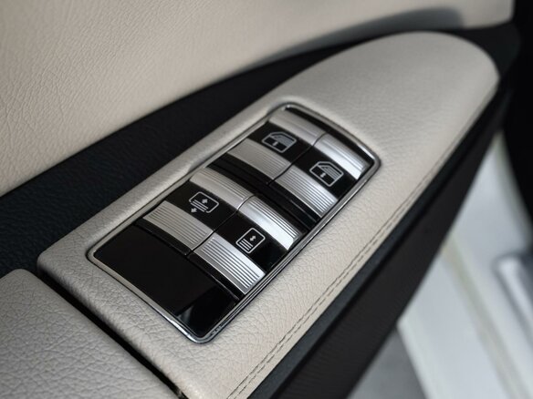 2008 Mercedes-Benz S-Класс 350 V (W221), белый, 999000 рублей - вид 24