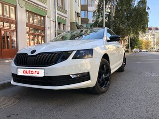 2018 Skoda Octavia III (A7) Рестайлинг, белый, 1850000 рублей, вид 1