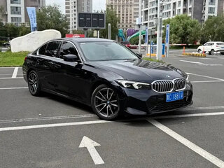 2023 BMW 3 серии 320i VII (G2x) Рестайлинг, чёрный, 3370300 рублей, вид 3