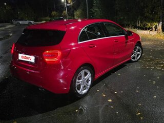 2015 Mercedes-Benz A-Класс 180 III (W176), красный, 1700000 рублей, вид 3