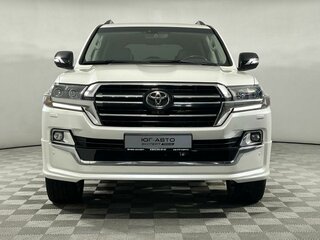 2019 Toyota Land Cruiser 200 Series Рестайлинг 2, белый, 5849000 рублей, вид 2