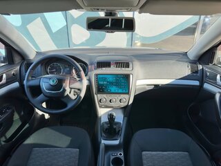 2011 Skoda Octavia II (A5) Рестайлинг, серый, 825000 рублей, вид 2