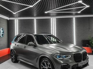 2020 BMW X5 30d IV (G05/G18), чёрный, 7280000 рублей, вид 4