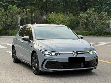 2024 Volkswagen Golf VIII, серый, 2850000 рублей, вид 3