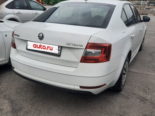 2017 Skoda Octavia III (A7) Рестайлинг, белый, 850000 рублей, вид 4