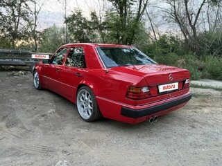 1994 Mercedes-Benz E-Класс 320 I (W124), красный, 1500000 рублей, вид 4