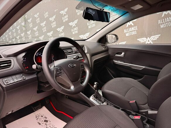 2017 Kia Rio III Рестайлинг, белый, 975000 рублей - вид 9