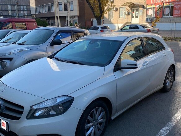 2015 Mercedes-Benz A-Класс 180 III (W176), белый, 1650000 рублей