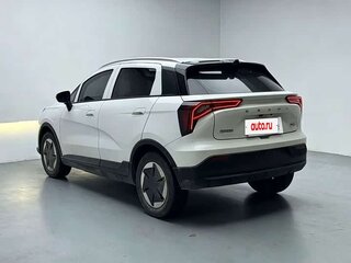 2024 Geely Geometry E 33.5 kWh, серебристый, 1446033 рублей, вид 5