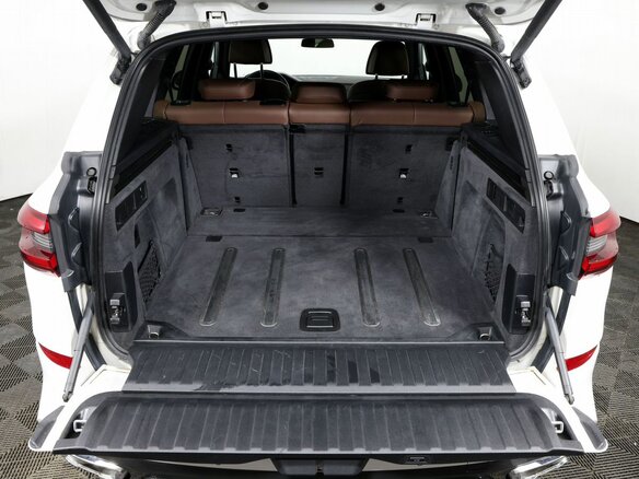 2020 BMW X5 40d IV (G05/G18), белый, 6970000 рублей - вид 36