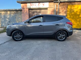 2014 Hyundai ix35 I Рестайлинг, серый, 1300000 рублей, вид 3