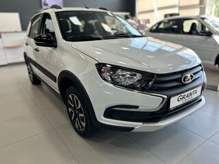 2026 Lada (ВАЗ) Granta Cross I Рестайлинг, белый, 1226000 рублей, вид 1