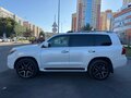 2010 Lexus LX 570 III, белый, 2590000 рублей - вид 7