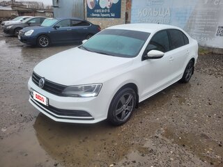 2015 Volkswagen Jetta VI Рестайлинг, белый, 900000 рублей, вид 2