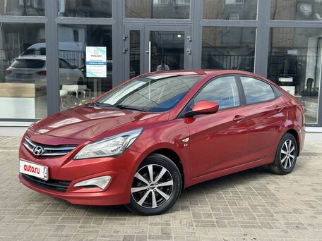 2015 Hyundai Solaris I Рестайлинг, красный, 945000 рублей, вид 1