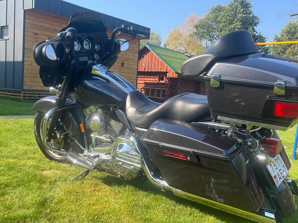 2006 Harley-Davidson Street Glide, серый, 720000 рублей - вид 3