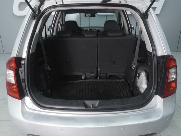 2011 Kia Carens II (UN), серебристый, 850000 рублей - вид 16