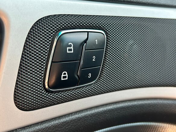2014 Ford Explorer Sport V, белый, 1850000 рублей - вид 13