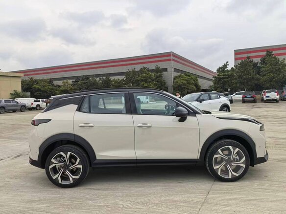 2026 Lynk & Co 06 I Рестайлинг, бежевый, 2327985 рублей - вид 5