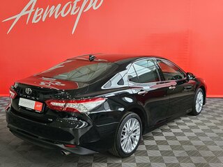 2020 Toyota Camry VIII (XV70), чёрный, 2849000 рублей, вид 5