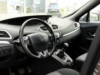 2013 Renault Scenic III Рестайлинг 2, коричневый, 898000 рублей, вид 5