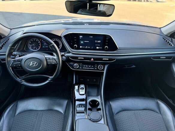 2020 Hyundai Sonata VIII (DN8), серебристый, 2215000 рублей - вид 13