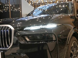2025 BMW X7 40i I (G07) Рестайлинг, чёрный, 15950000 рублей, вид 3