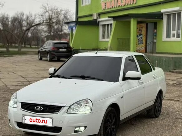 2014 Lada (ВАЗ) Priora I Рестайлинг, белый, 690000 рублей