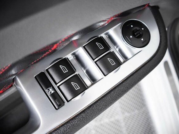 2011 Ford Focus II Рестайлинг, белый, 799000 рублей - вид 16