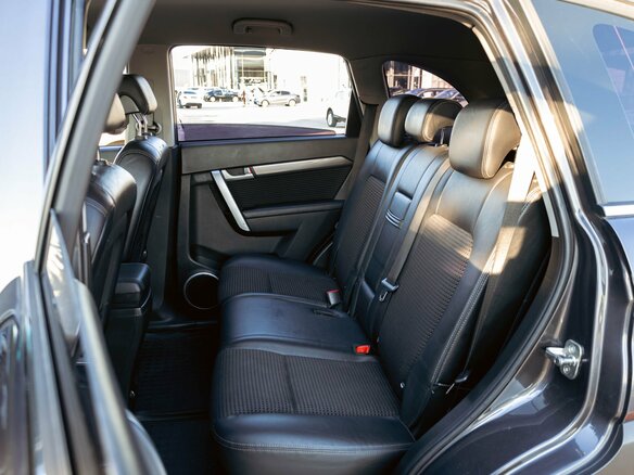 2013 Chevrolet Captiva I Рестайлинг 2, серый, 1695000 рублей - вид 16