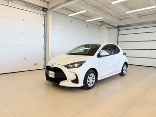 2021 Toyota Yaris IV, белый, 1279000 рублей, вид 2