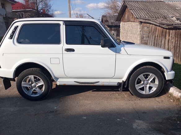 2020 Lada (ВАЗ) 2121 (4x4) I Рестайлинг (2020), белый, 820000 рублей - вид 4