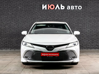 2019 Toyota Camry VIII (XV70), белый, 3120000 рублей, вид 2