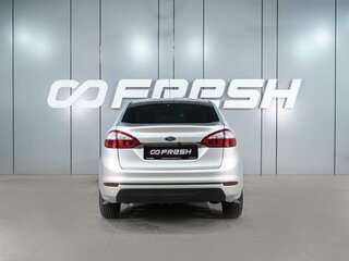 2015 Ford Fiesta Mk6 Рестайлинг, серебристый, 899000 рублей, вид 4