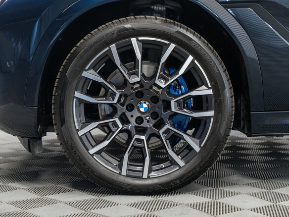 2025 BMW X6 40i III (G06) Рестайлинг, синий, 14590000 рублей - вид 33