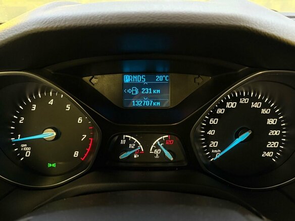 2012 Ford Focus III, красный, 829000 рублей - вид 12