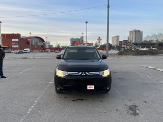 2013 Mitsubishi Outlander III, чёрный, 1390000 рублей, вид 1