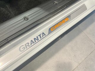 2026 Lada (ВАЗ) Granta Cross I Рестайлинг, белый, 1205000 рублей, вид 5