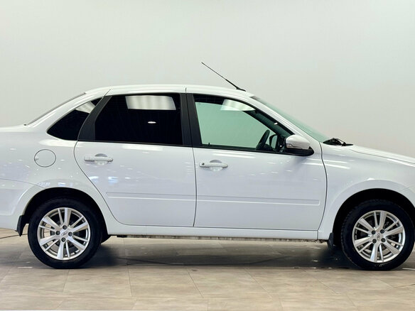 2025 Lada (ВАЗ) Granta I Рестайлинг, белый - вид 4