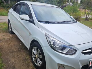 2014 Hyundai Solaris I, белый, 950000 рублей, вид 1