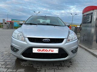 2011 Ford Focus II Рестайлинг, серебристый, 530000 рублей, вид 2