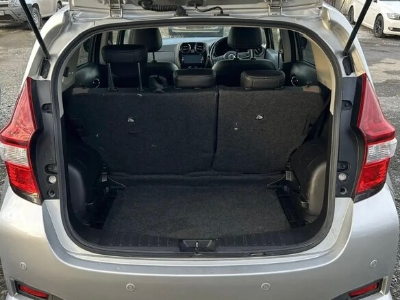 2016 Nissan Note II Рестайлинг, серебристый, 1200000 рублей - вид 14
