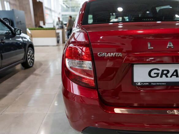 2026 Lada (ВАЗ) Granta I Рестайлинг, красный, 1121000 рублей - вид 14