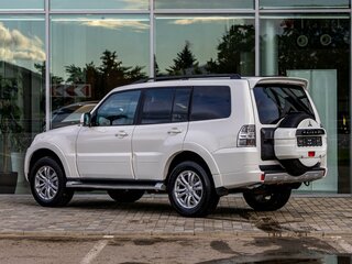 2011 Mitsubishi Pajero IV Рестайлинг 1, белый, 1765000 рублей, вид 4