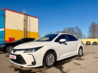 2021 Toyota Corolla XII (E210), белый, 1850000 рублей, вид 1