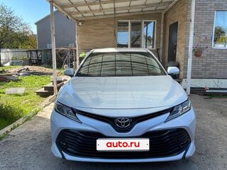 2018 Toyota Camry VIII (XV70), белый, 2600000 рублей, вид 2
