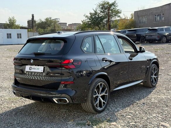 2025 BMW X5 Long 30Li IV (G05/G18) Рестайлинг, чёрный, 8254300 рублей - вид 3