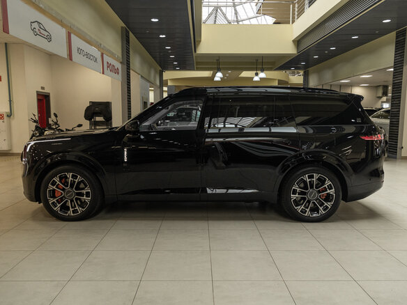 2026 Lynk & Co 900, чёрный - вид 7