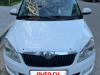 2011 Skoda Fabia II Рестайлинг, белый, 450000 рублей, вид 2