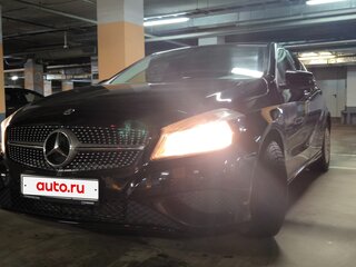 2014 Mercedes-Benz A-Класс 180 III (W176), чёрный, 1200000 рублей, вид 3